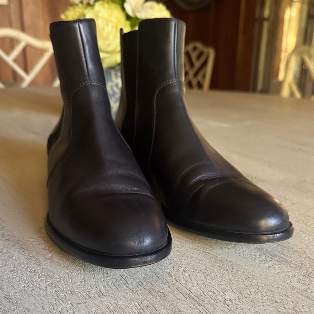 Salvatore Ferragamo Chelsea Leather Boots - Picture 4 of 9